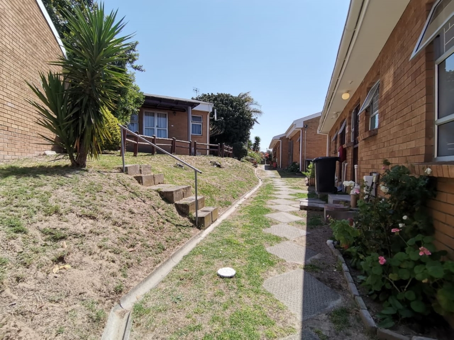 2 Bedroom Property for Sale in Oakglen Western Cape